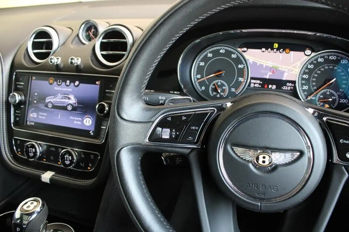 2019-bentley-bentayga-60-w12-speed-big-27