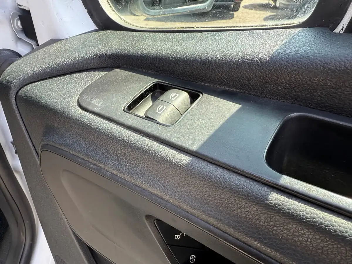 2018-mercedes-benz-sprinter-21cdi-311-l2h1-panel-van-rwd-eco-gear-360-big-27