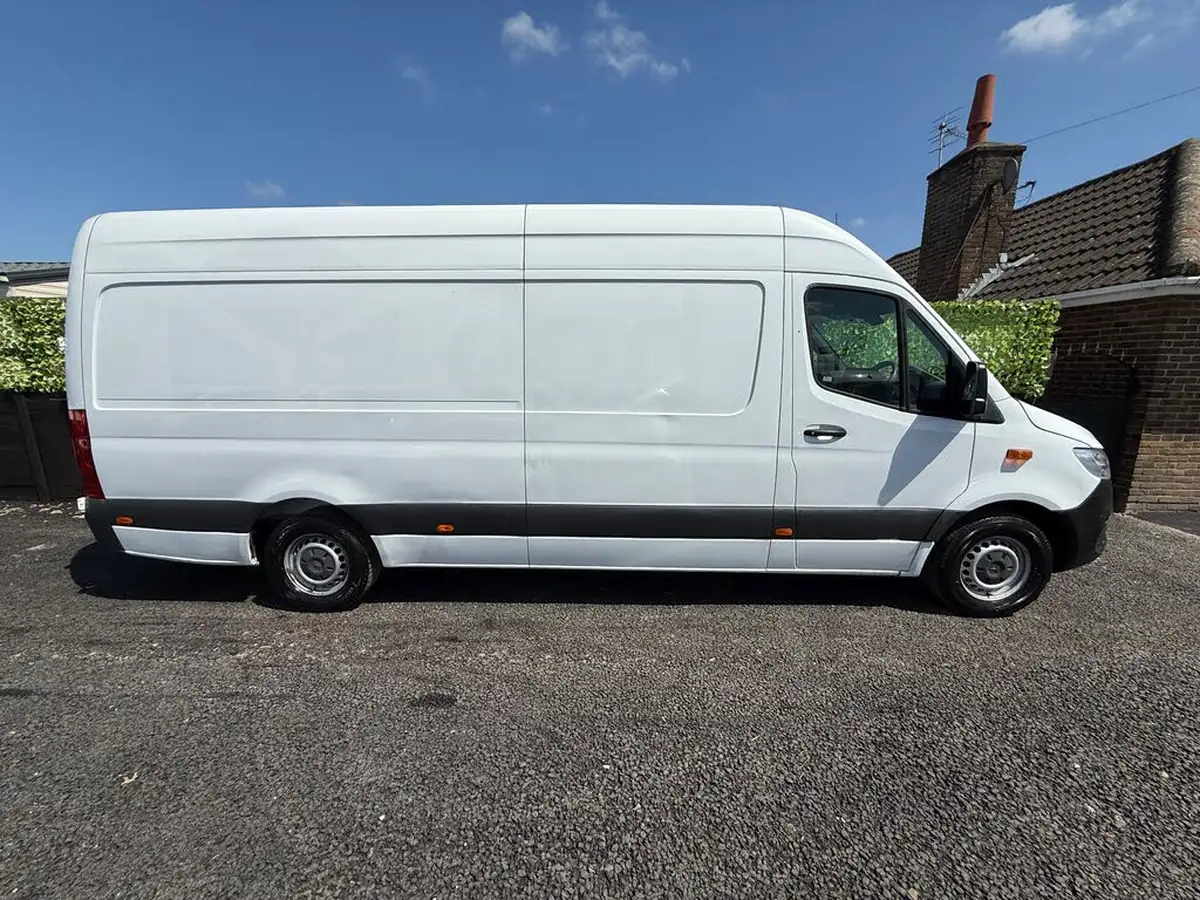 2018-mercedes-benz-sprinter-21cdi-311-l2h1-panel-van-rwd-eco-gear-360-big-3