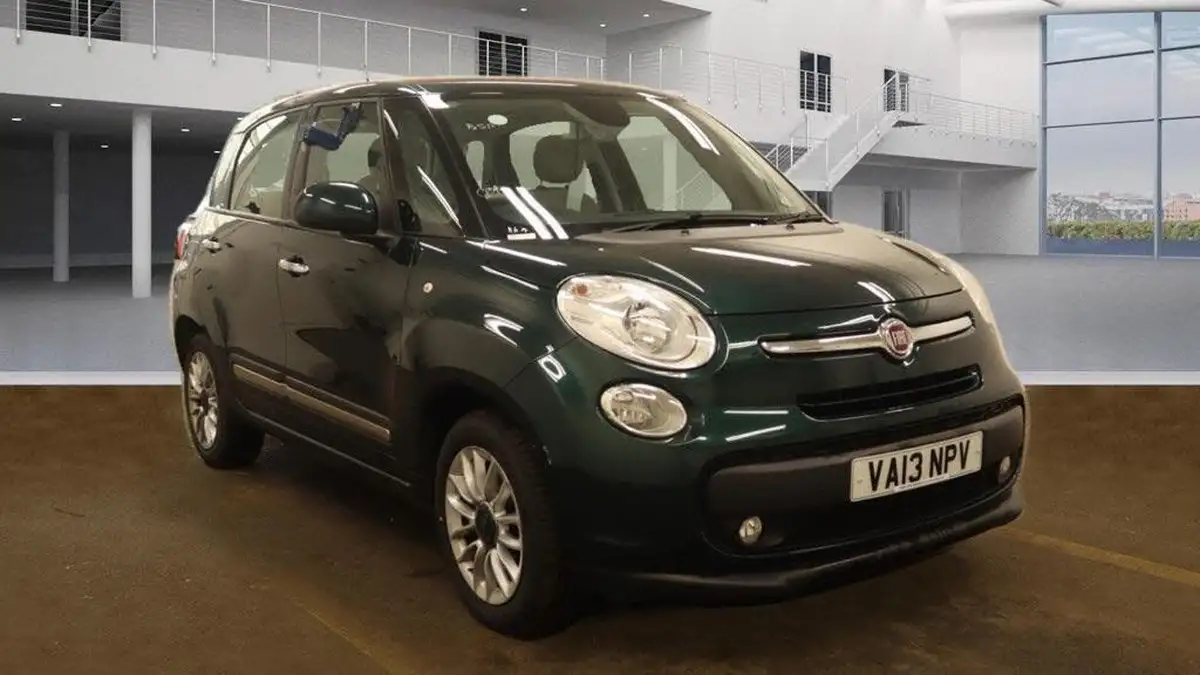 2013-fiat-500l-09-lounge-big-0