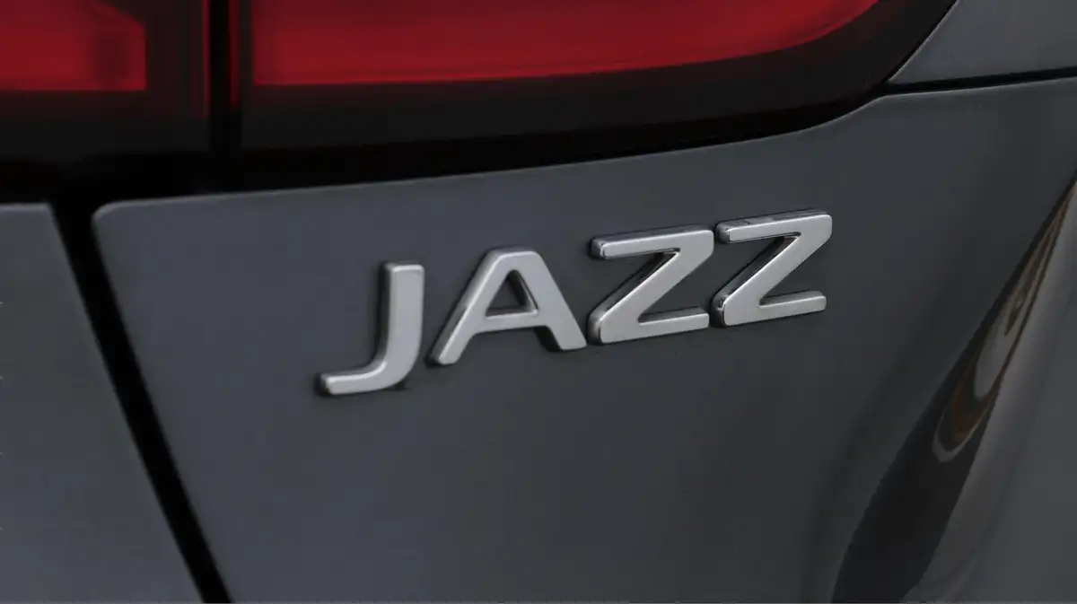 2021-honda-jazz-15-i-mmd-se-109ps-big-20