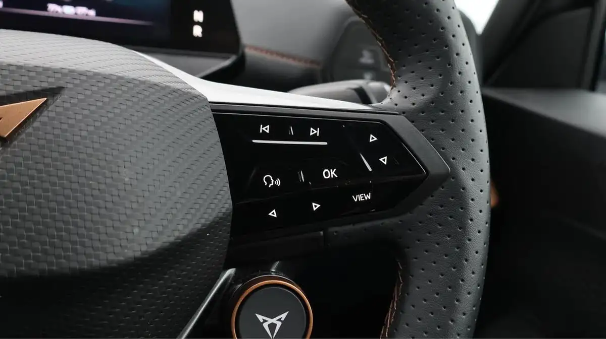 2024-cupra-born-e-v2-edition-big-24