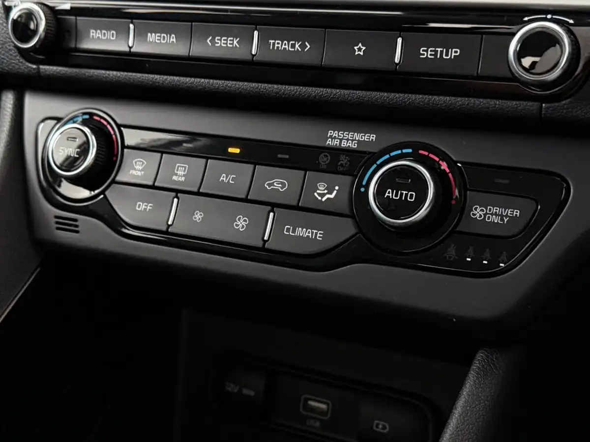 2020-kia-niro-16-gdi-2-big-41