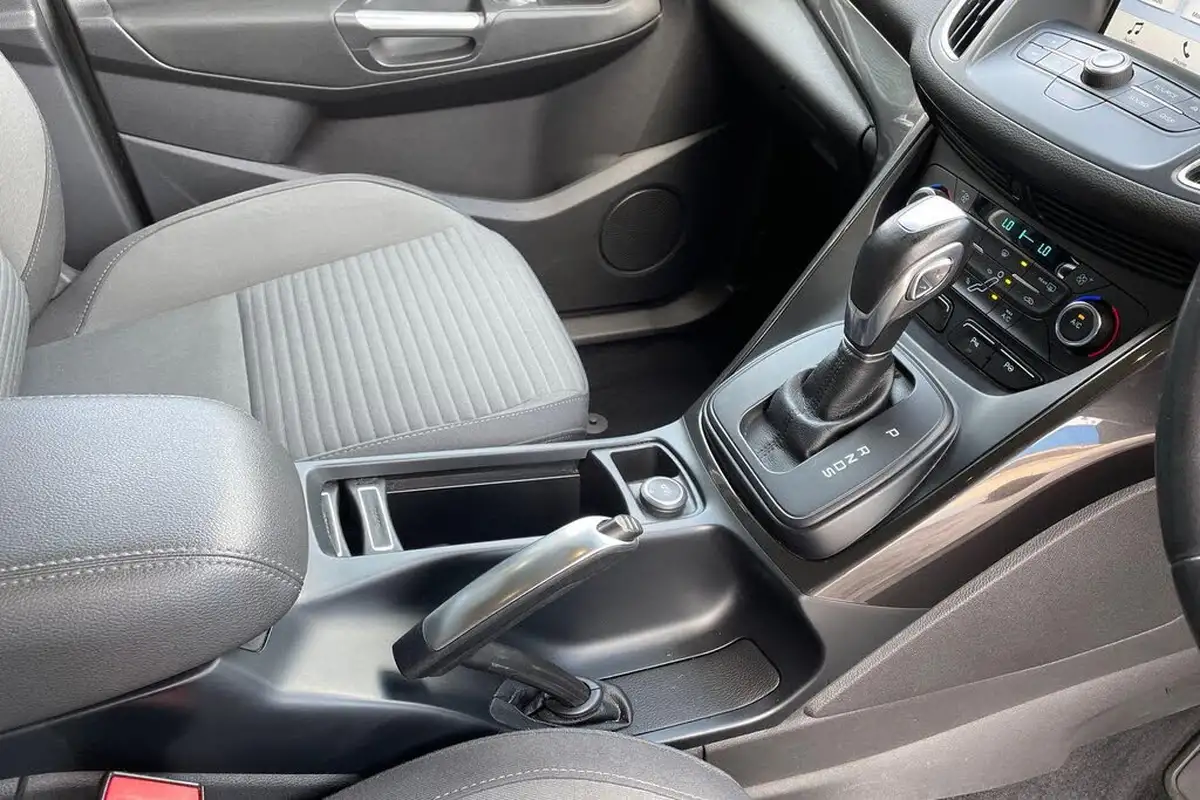 2017-ford-c-max-15tdci-titanium-powershift-big-18