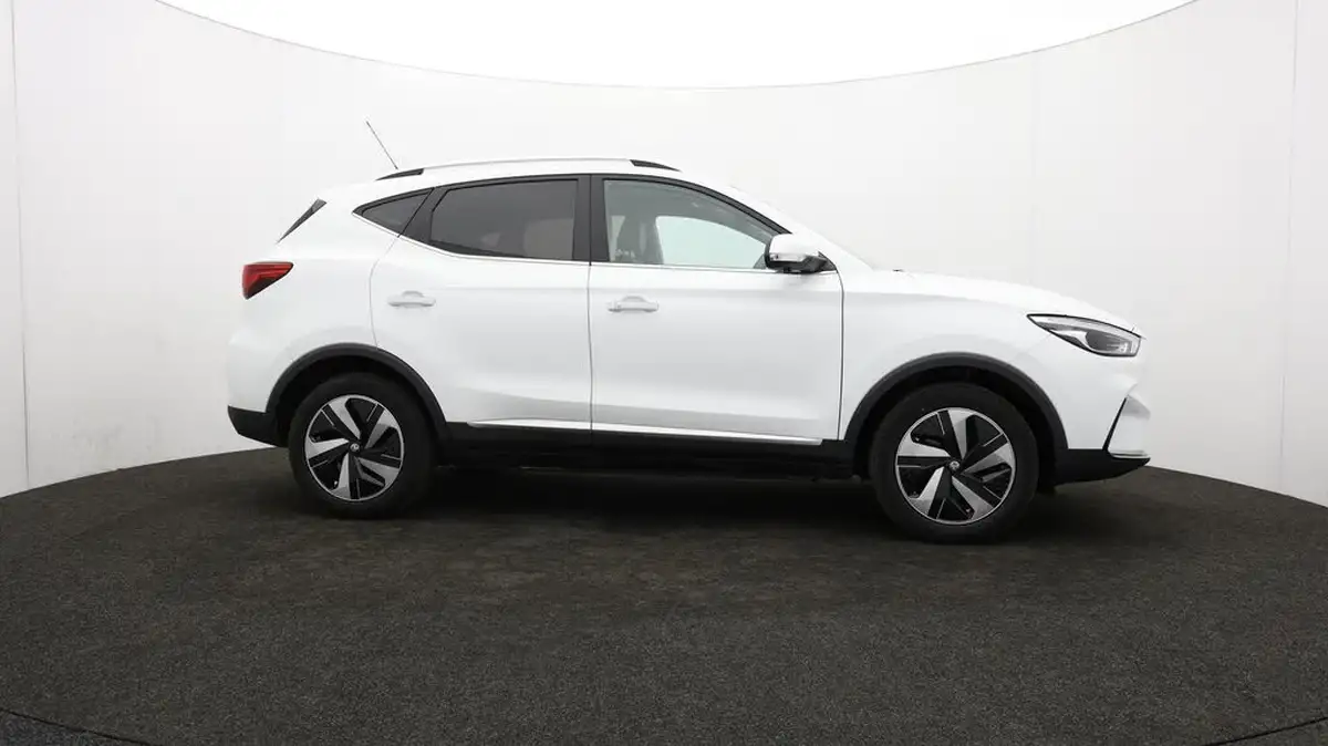 2022-mg-zs-suv-e-trophy-ev-156ps-long-range-big-29