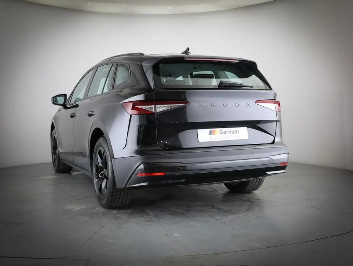 2024-skoda-enyaq-e-60-big-16
