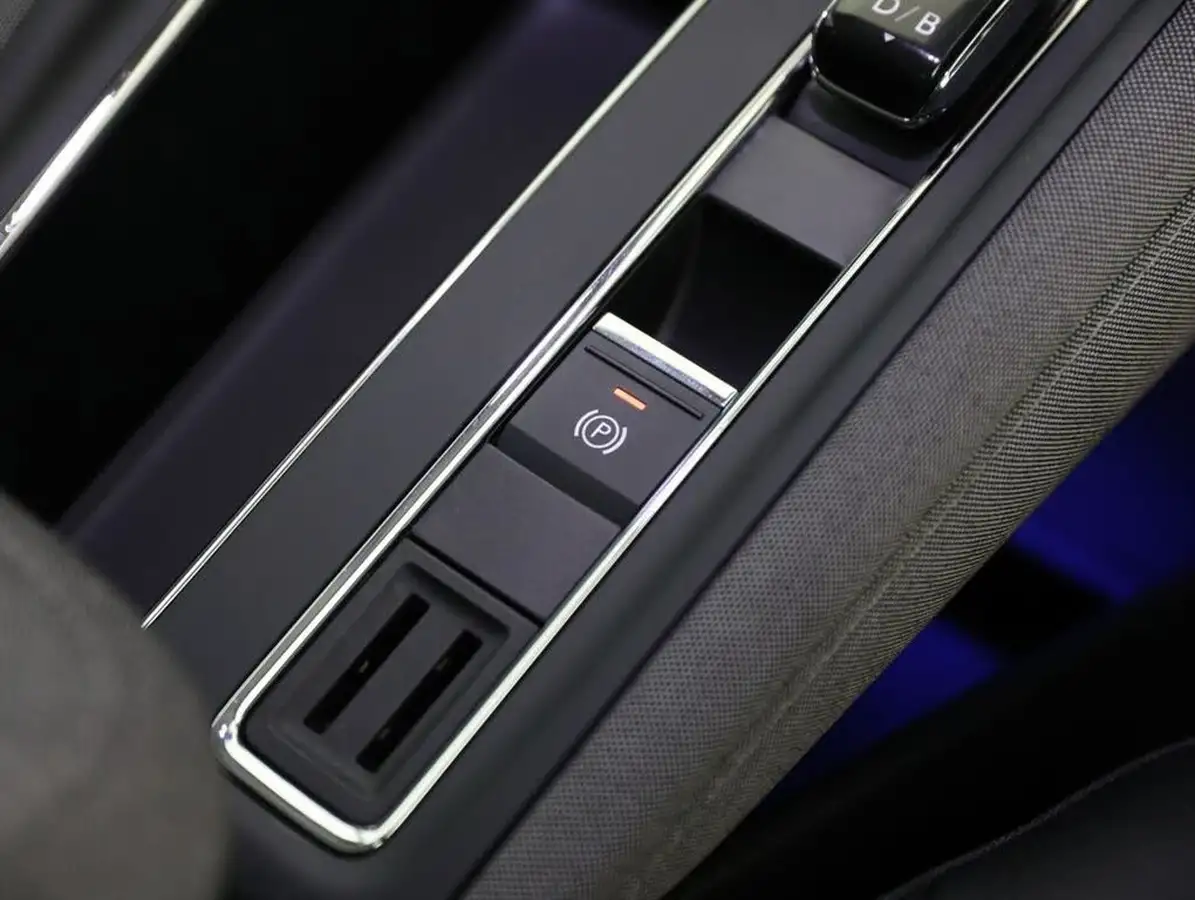 2024-skoda-enyaq-e-60-big-40