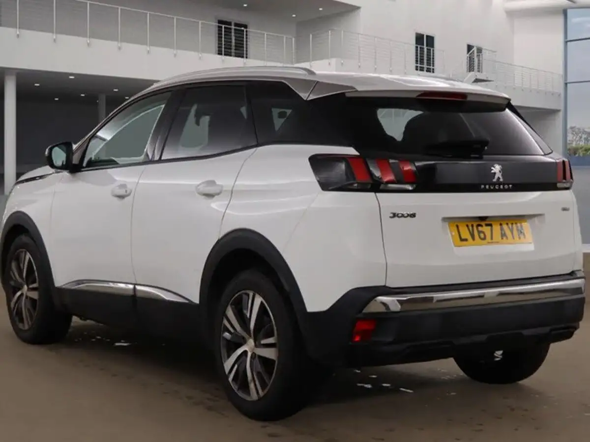 2017-peugeot-3008-suv-12-puretech-allure-big-2