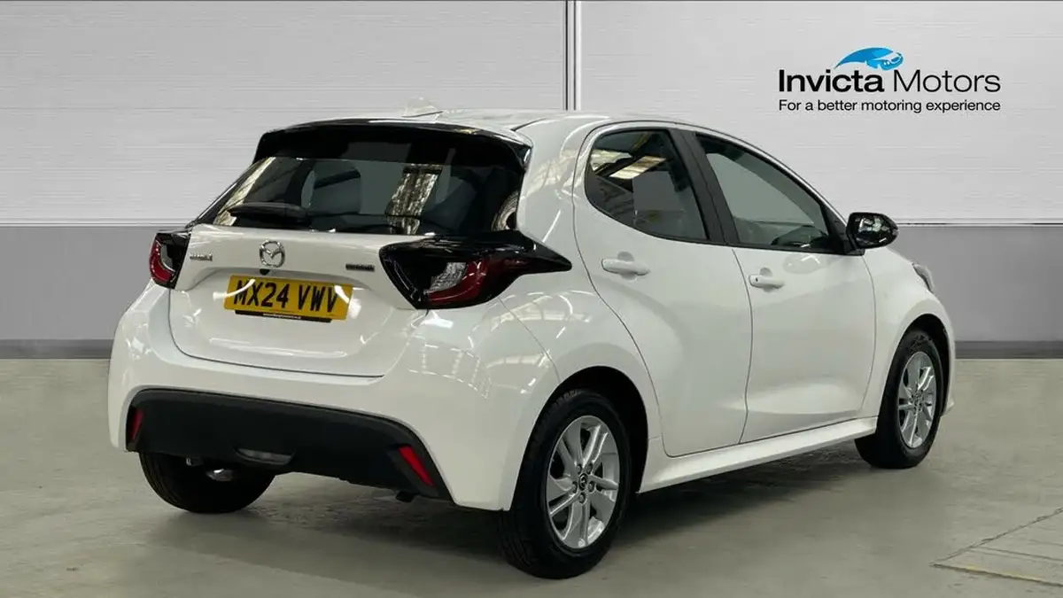 2024-mazda-mazda2-15-centre-line-big-2