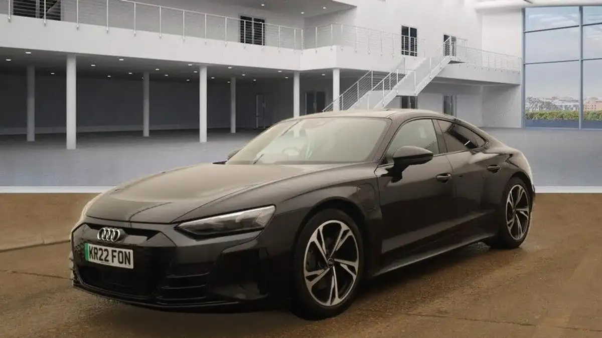 2022-audi-e-tron-gt-e-big-1