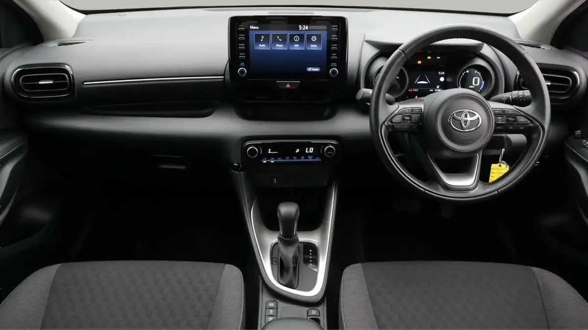2022-toyota-yaris-15-vvt-i-design-big-20