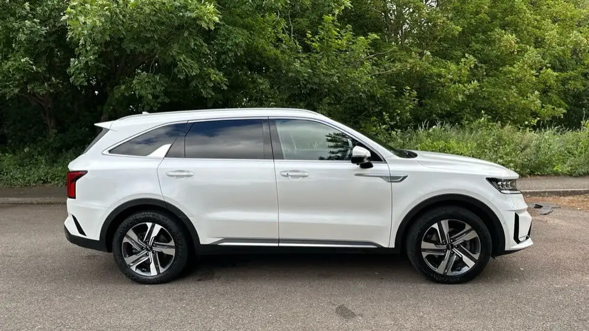 2022-kia-sorento-16-t-gdi-4-226bhp-hev-big-11