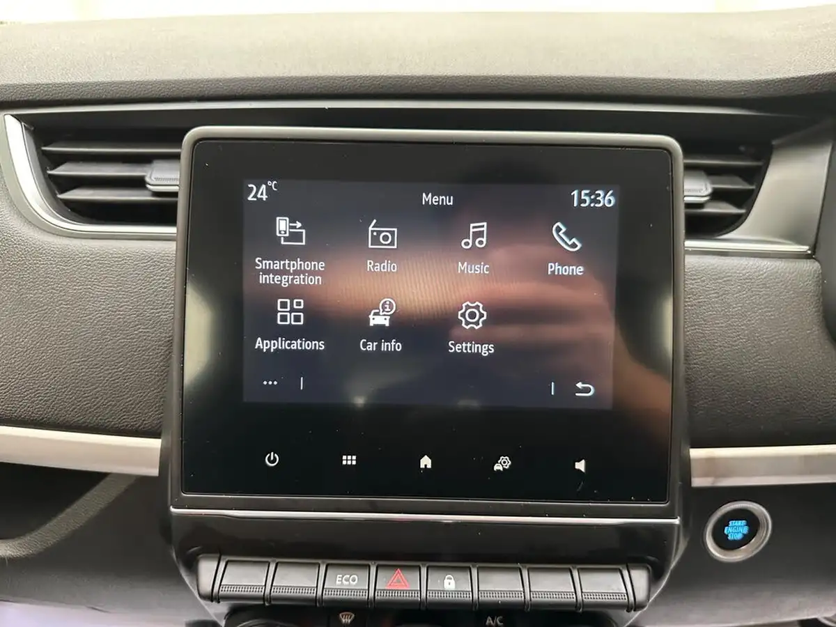 2021-renault-zoe-e-i-play-big-13