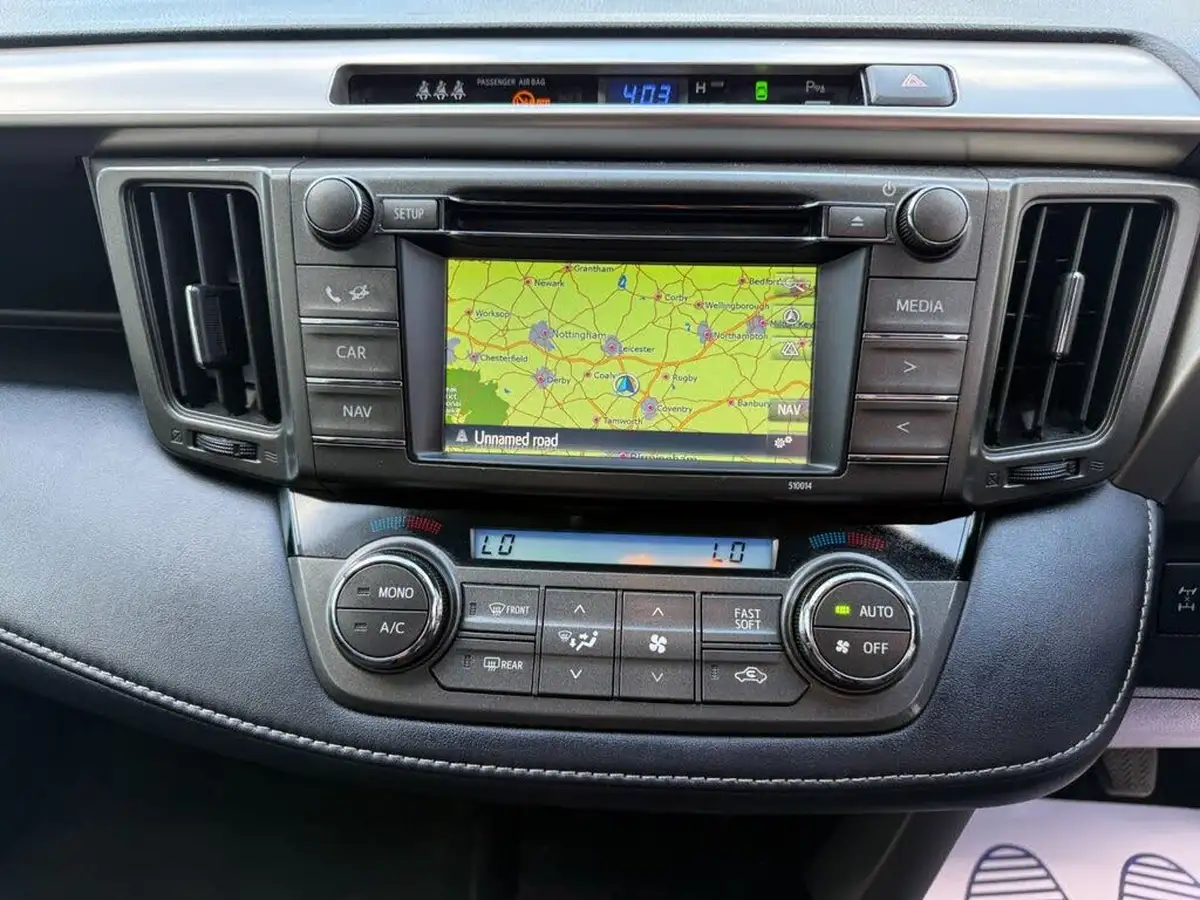 2014-toyota-rav4-22td-invincible-22d-4d-nav-big-17