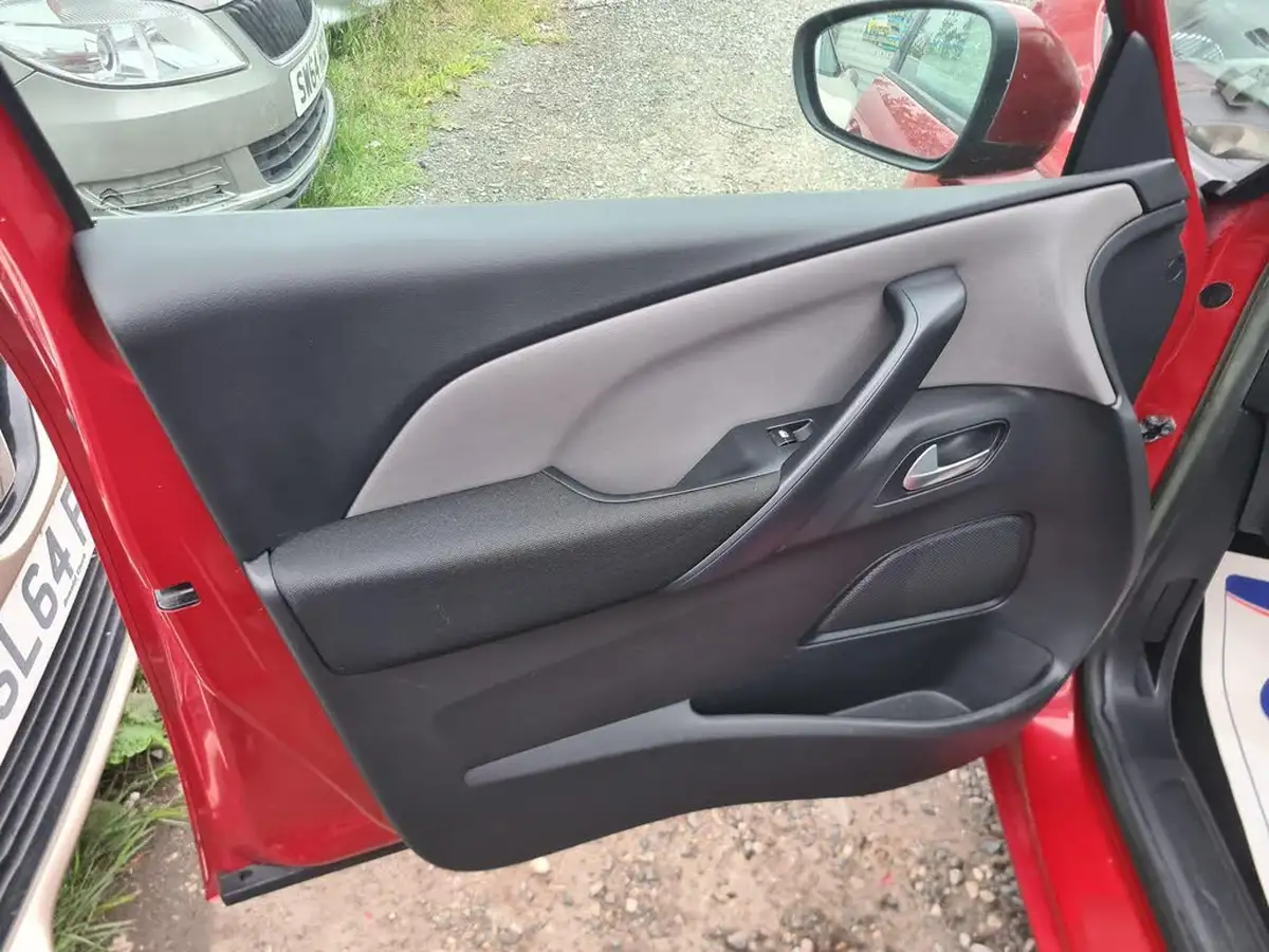 2014-citroen-grand-c4-picasso-16e-hdi-vtr-115ps-etg6-big-30