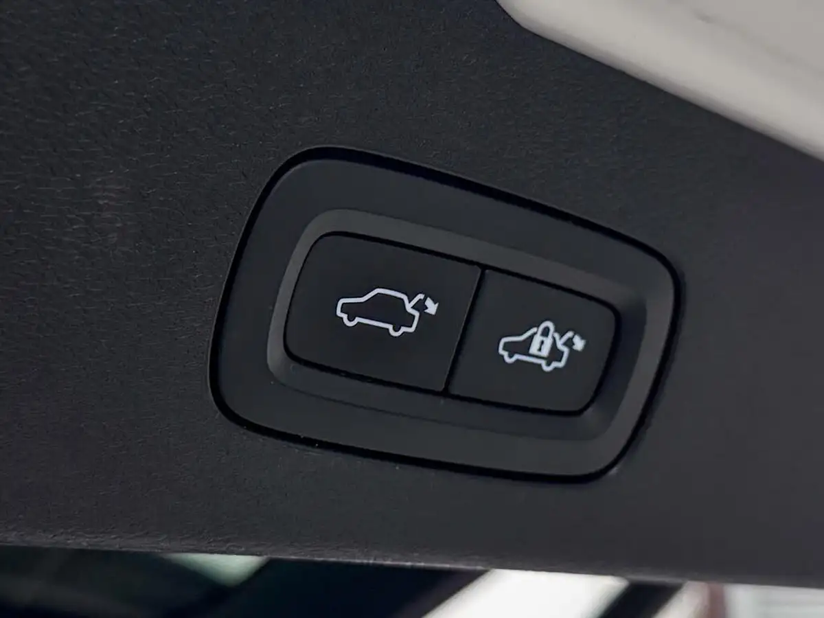 2021-volvo-v60-20-t6-inscription-350bhp-plug-in-hybrid-big-15
