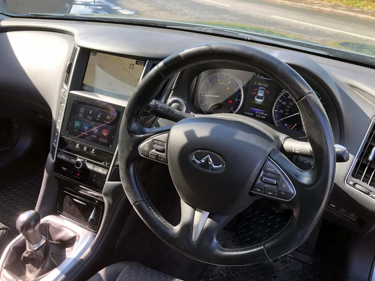 2015-infiniti-q50-22td-executive-big-7