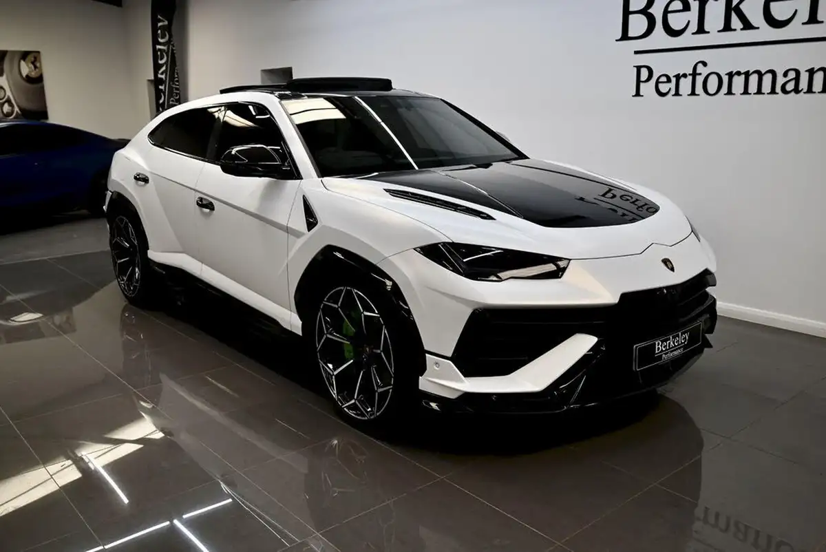 2023-lamborghini-urus-40-no-trim-big-34