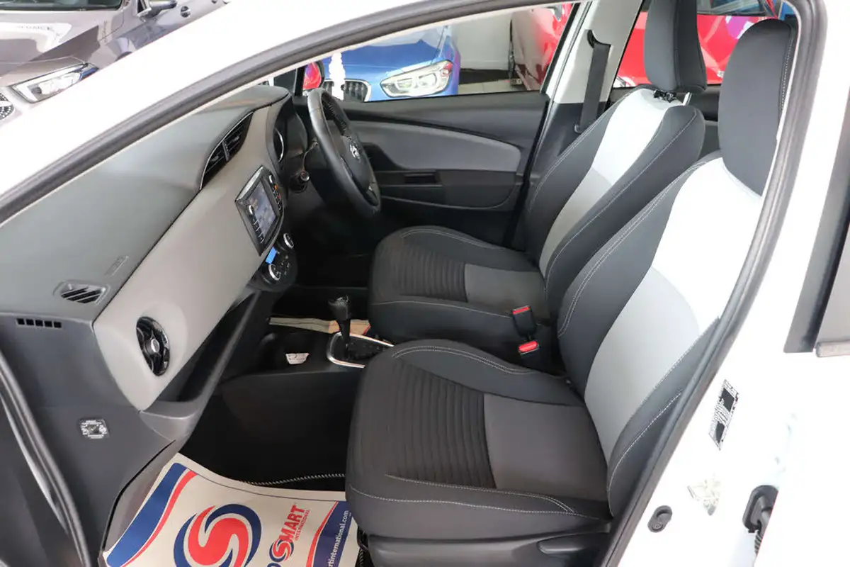 2020-toyota-yaris-15-vvt-i-icon-98bhp-hybrid-1497cc-e-cvt-big-32