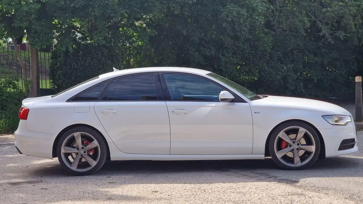 2014-audi-a6-saloon-20tdi-ultra-black-edition-s-tronic-big-3