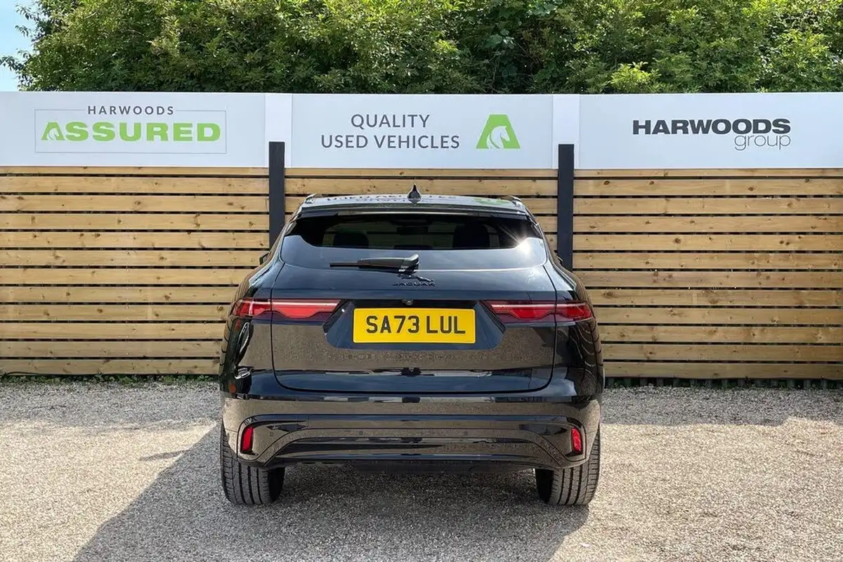 2023-jaguar-f-pace-20-d200-r-dynamic-se-black-big-8