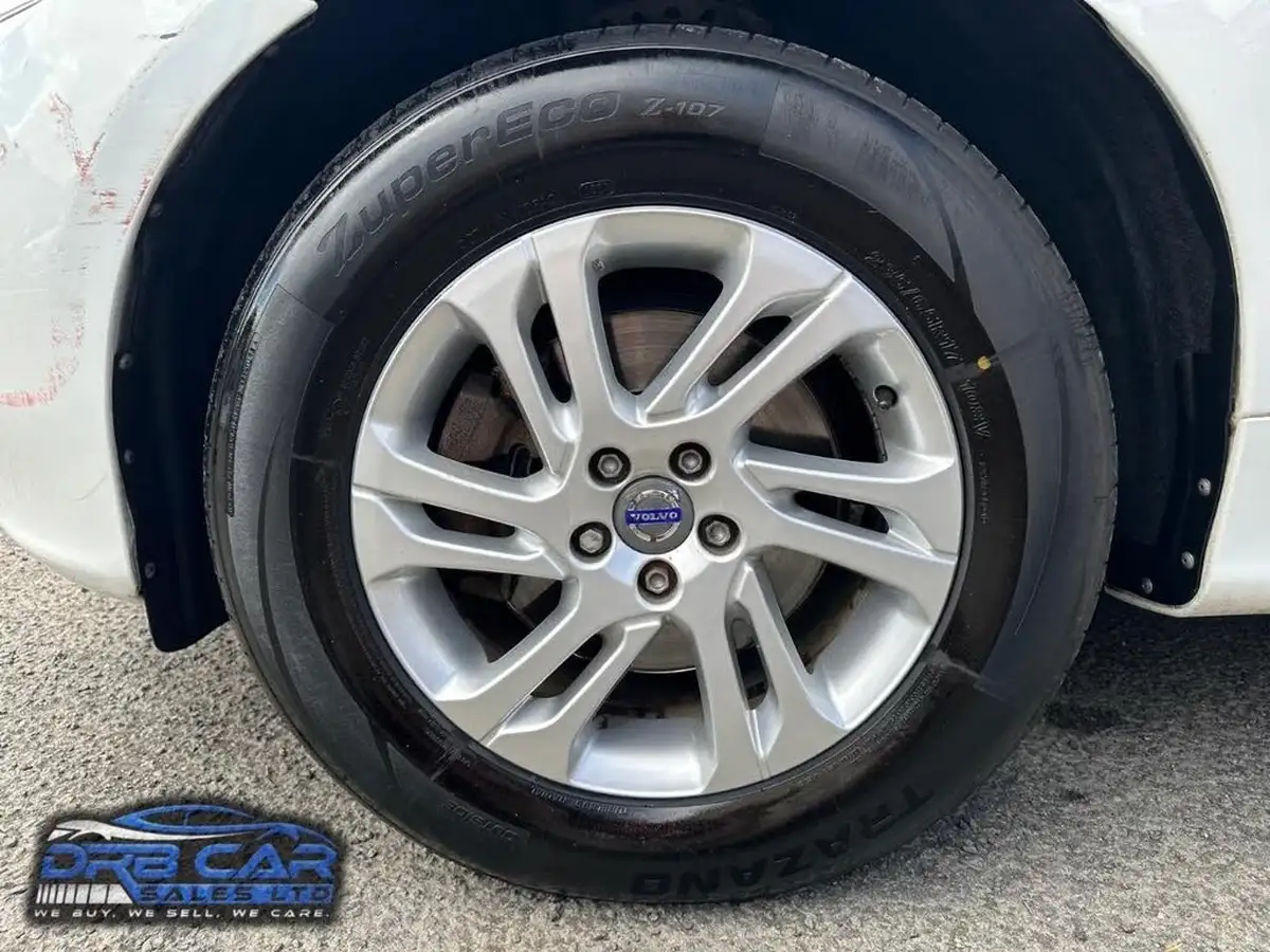 2015-volvo-xc60-20td-d4-se-190bhp-nav-big-11