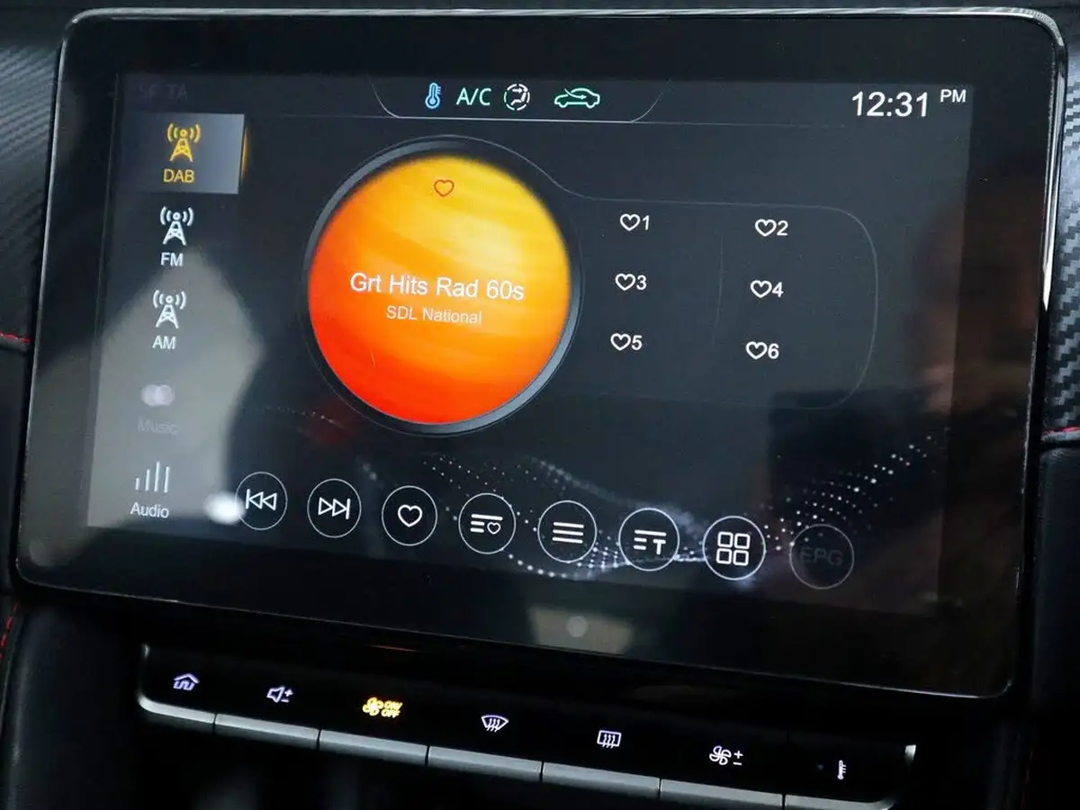 2020-mg-zs-suv-15-vti-tech-exclusive-106ps-big-27