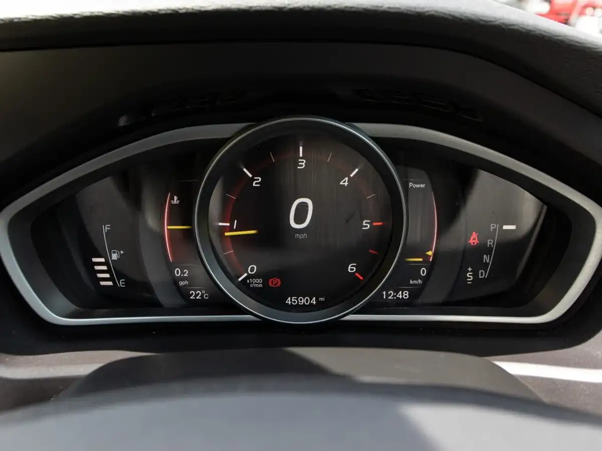 2018-volvo-v40-20td-d3-inscription-geartronic-big-14