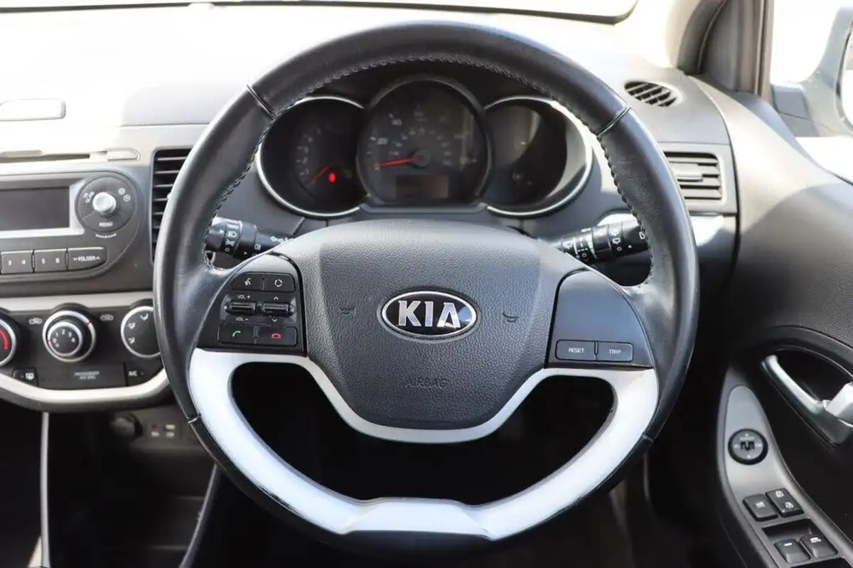 2015-kia-picanto-10-sr7-5d-big-17