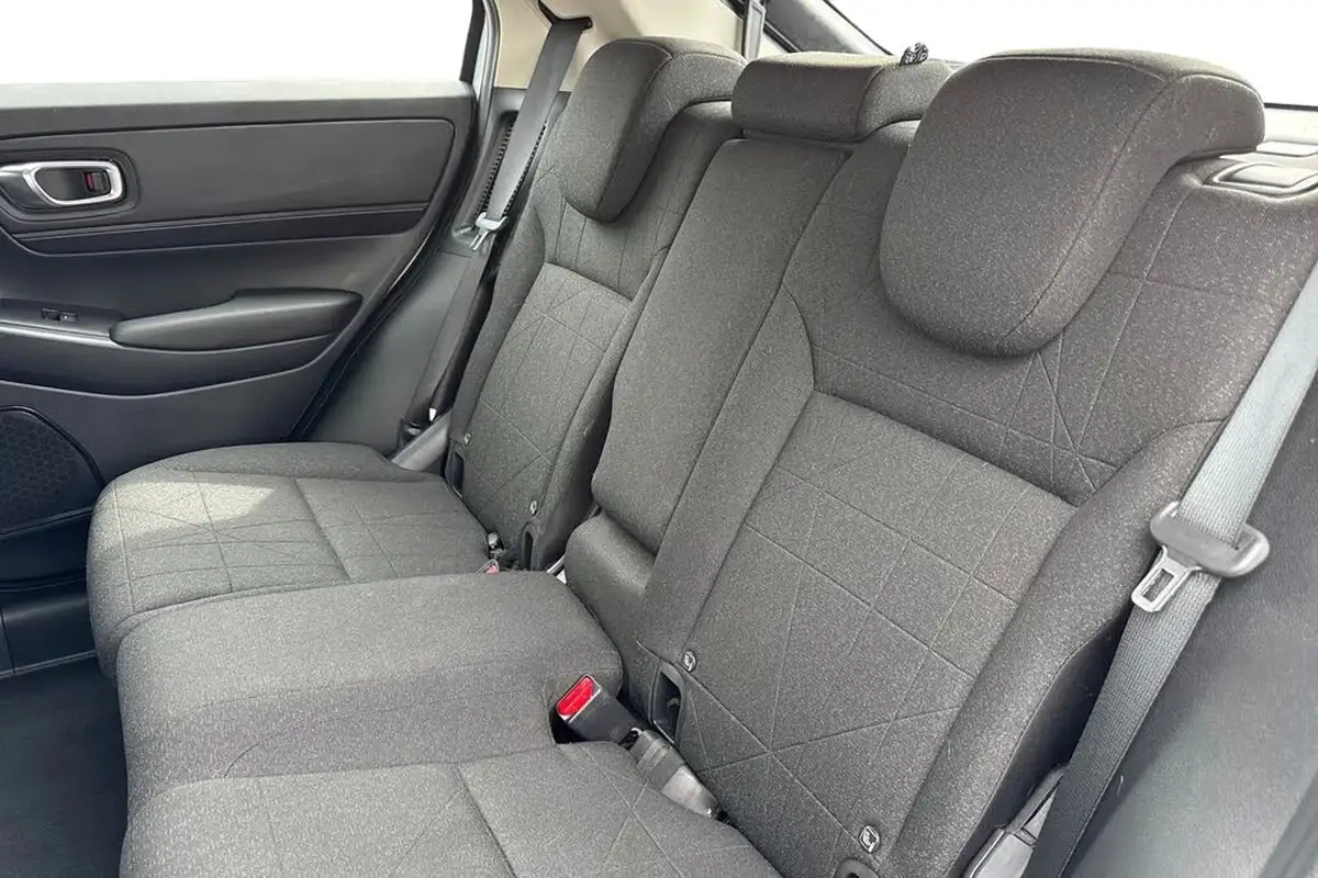 2024-honda-hr-v-15-i-mmd-elegance-big-7