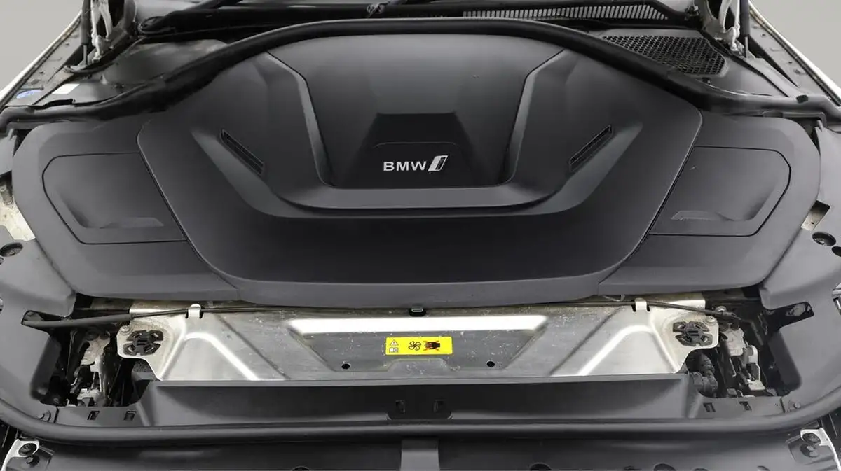 2022-bmw-i4-e-edrive40-m-sport-big-19
