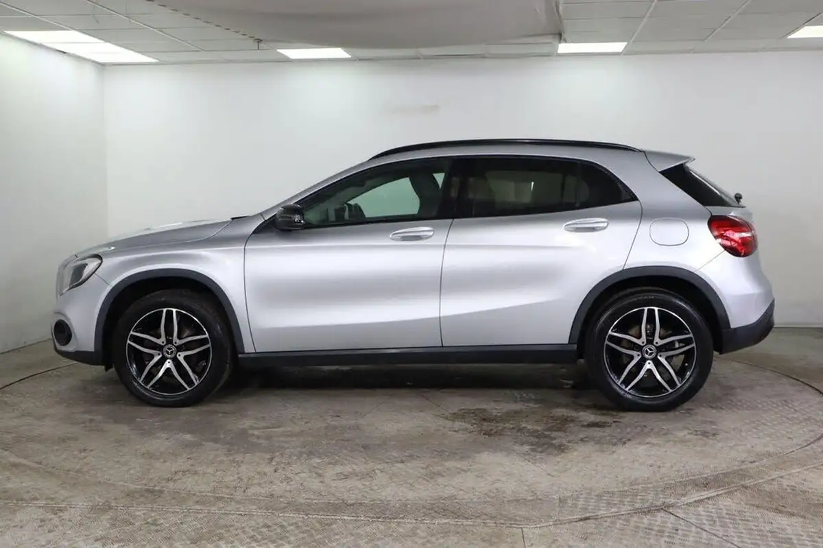 2019-mercedes-benz-gla-class-16-gla-180-urban-edition-ss-7g-dct-big-7