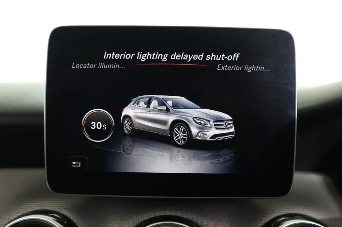 2019-mercedes-benz-gla-class-16-gla-180-urban-edition-ss-7g-dct-big-35