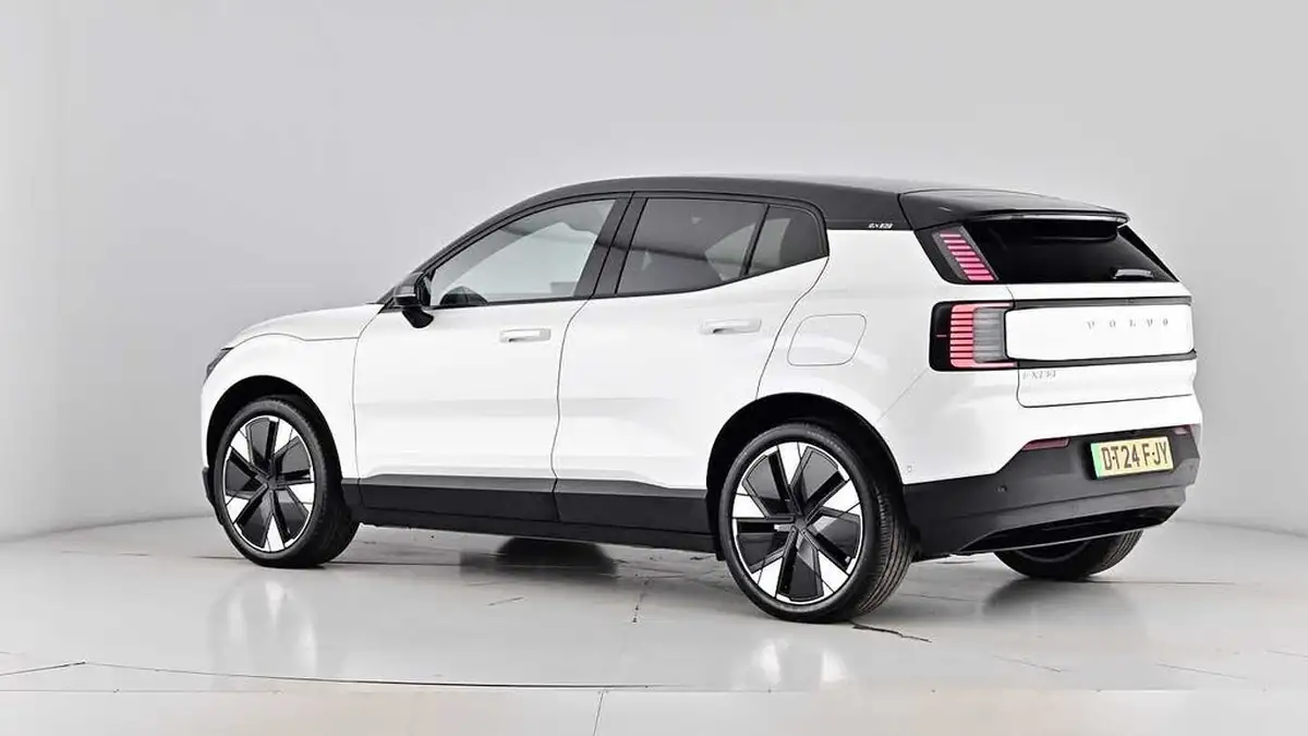 2024-volvo-ex30-e-single-motor-ultra-big-70