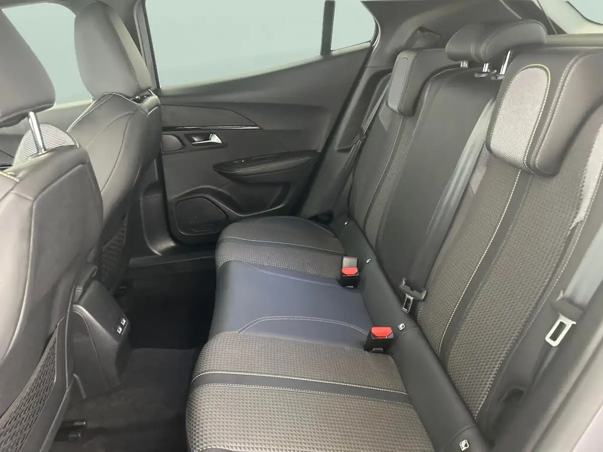 2022-peugeot-2008-suv-12-puretech-gt-big-17
