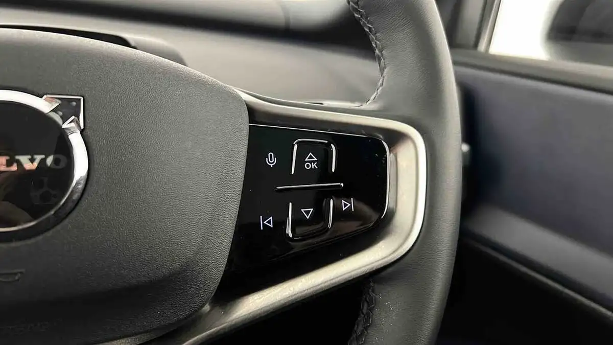 2024-volvo-ex30-e-single-motor-ultra-big-18