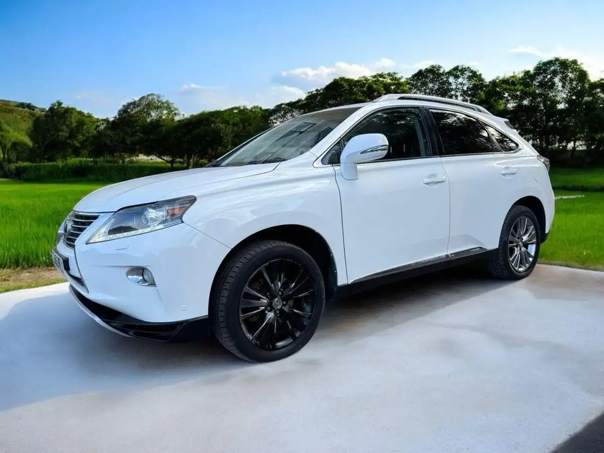 2013-lexus-rx-450h-35-luxury-big-10