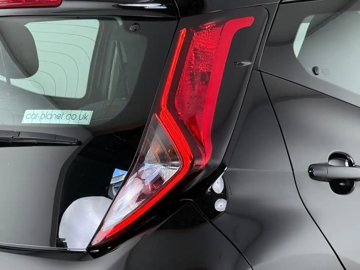 2018-toyota-aygo-10-vvt-i-x-play-68bhp-tss-5d-x-shift-big-8