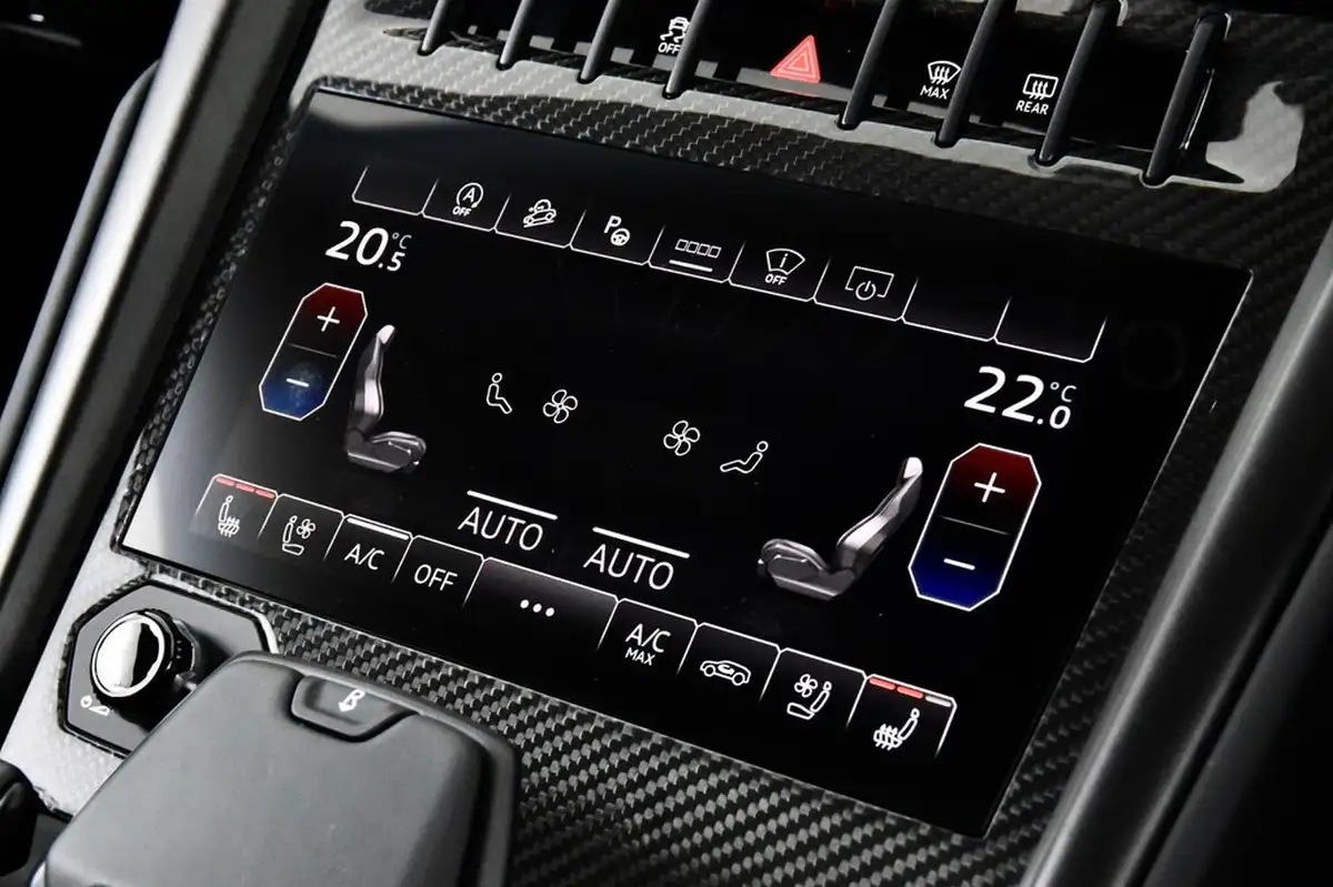 2024-lamborghini-urus-40-no-trim-big-50