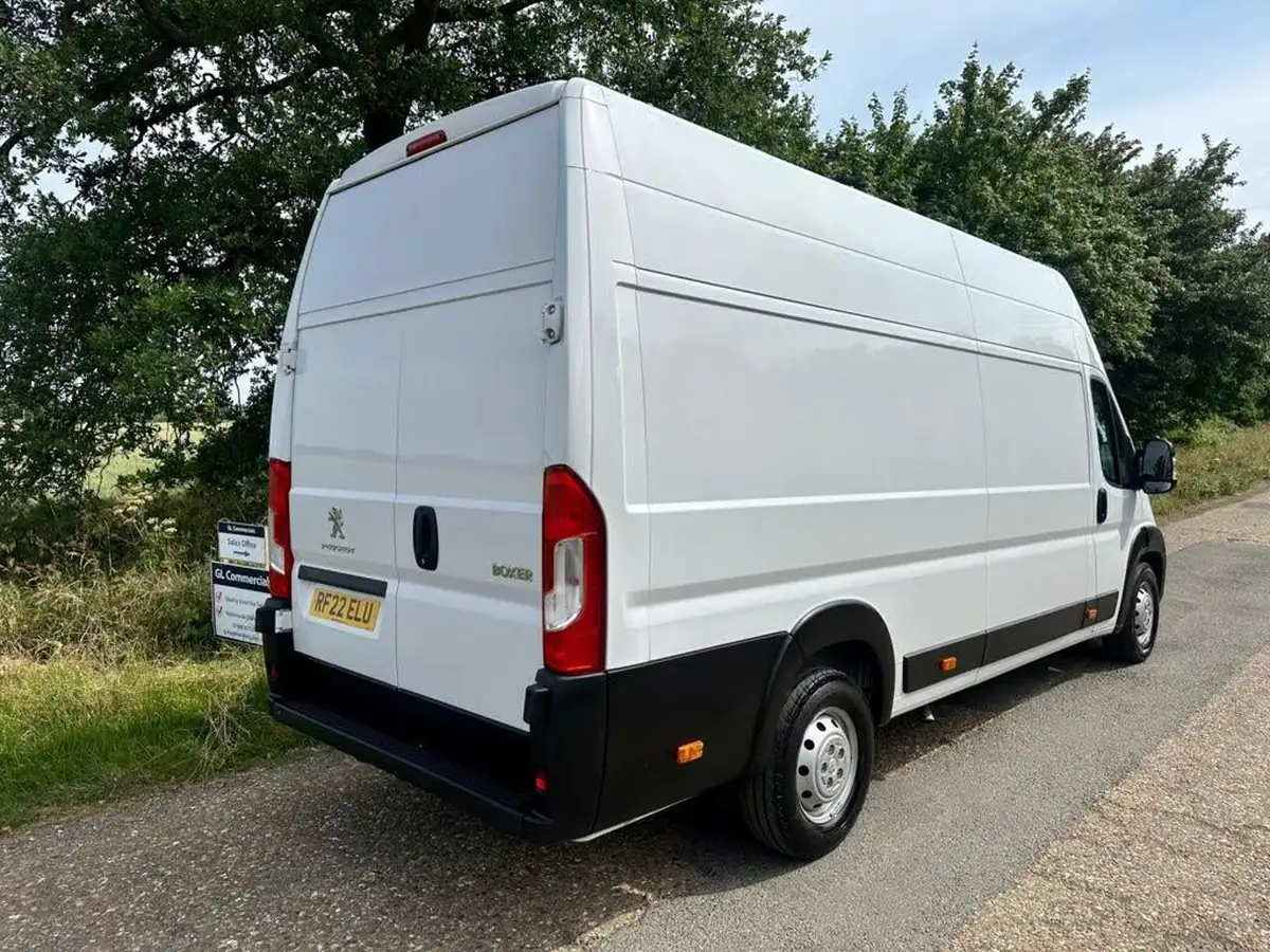 2022-peugeot-boxer-22-bluehdi-professional-435-l4-h3-big-4