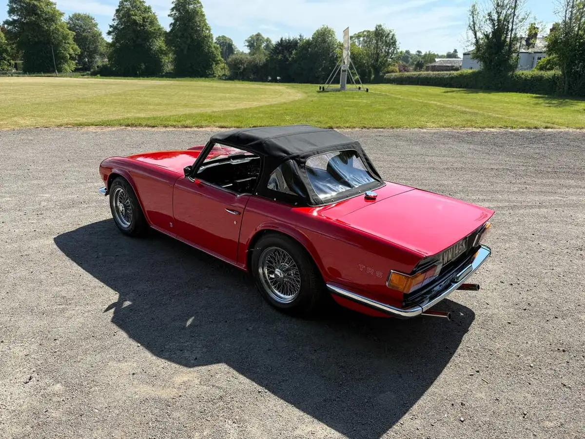 1971-triumph-tr6-convertible-big-16