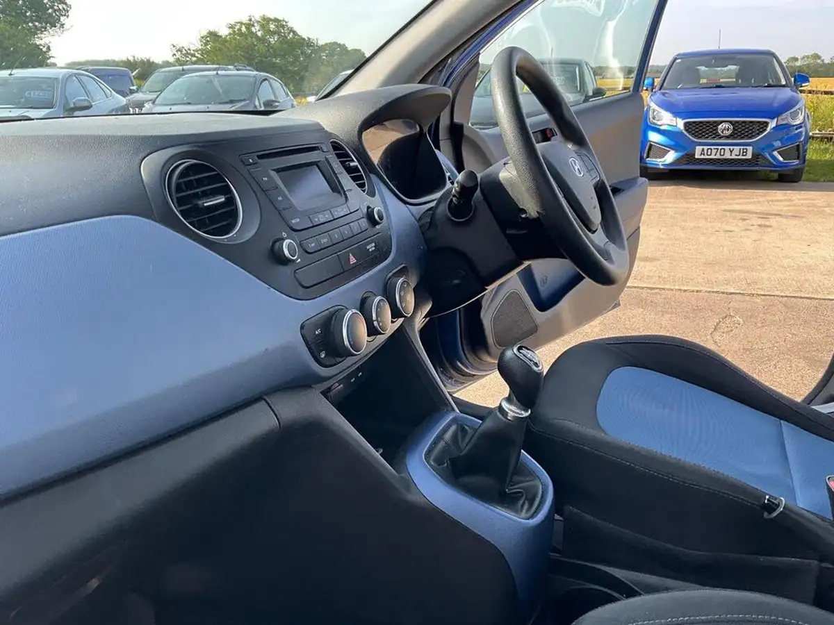 2017-hyundai-i10-10-se-big-35