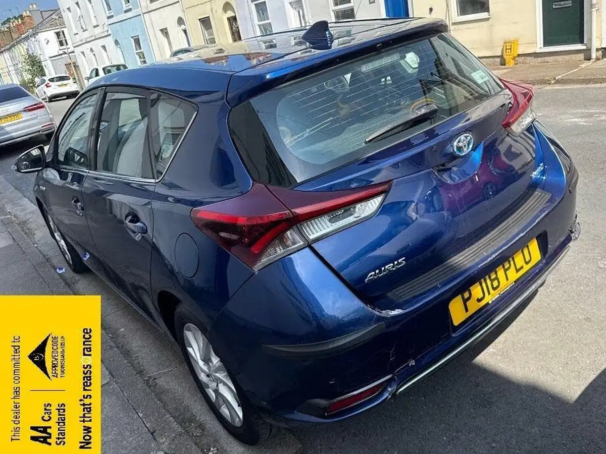 2018-toyota-auris-18-vvt-i-hsd-icon-tech-hatchback-big-2
