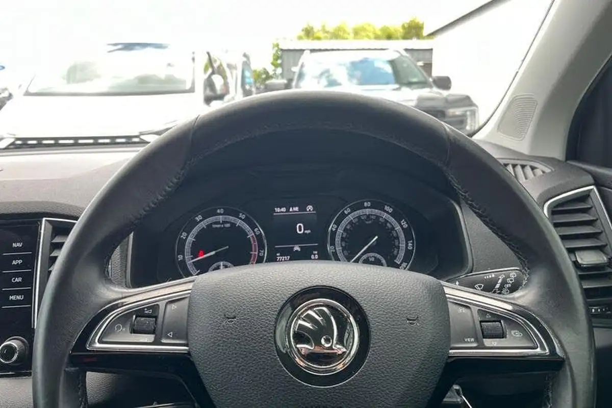 2020-skoda-karoq-15-tsi-se-technology-big-11