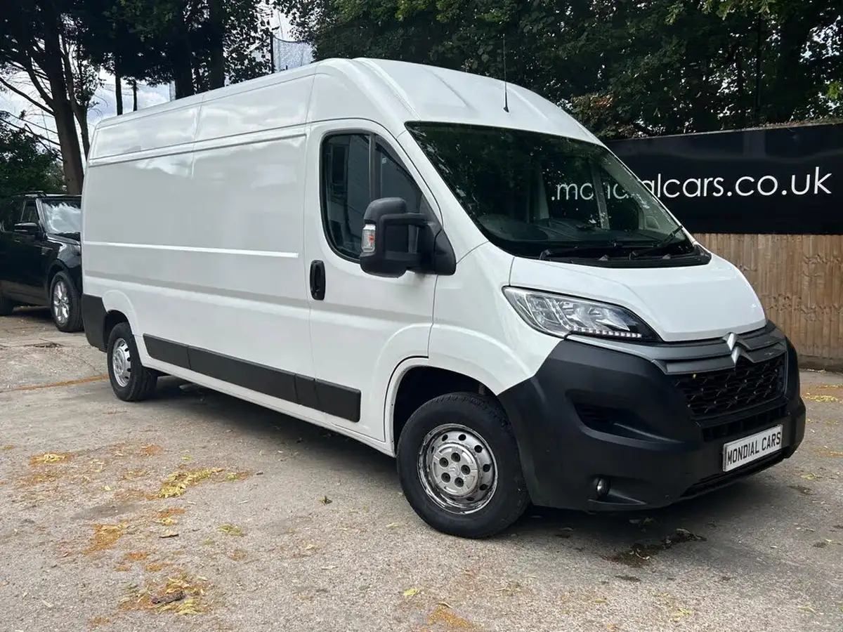2020-citroen-relay-22bluehdi-35-l3h2-driver-big-8