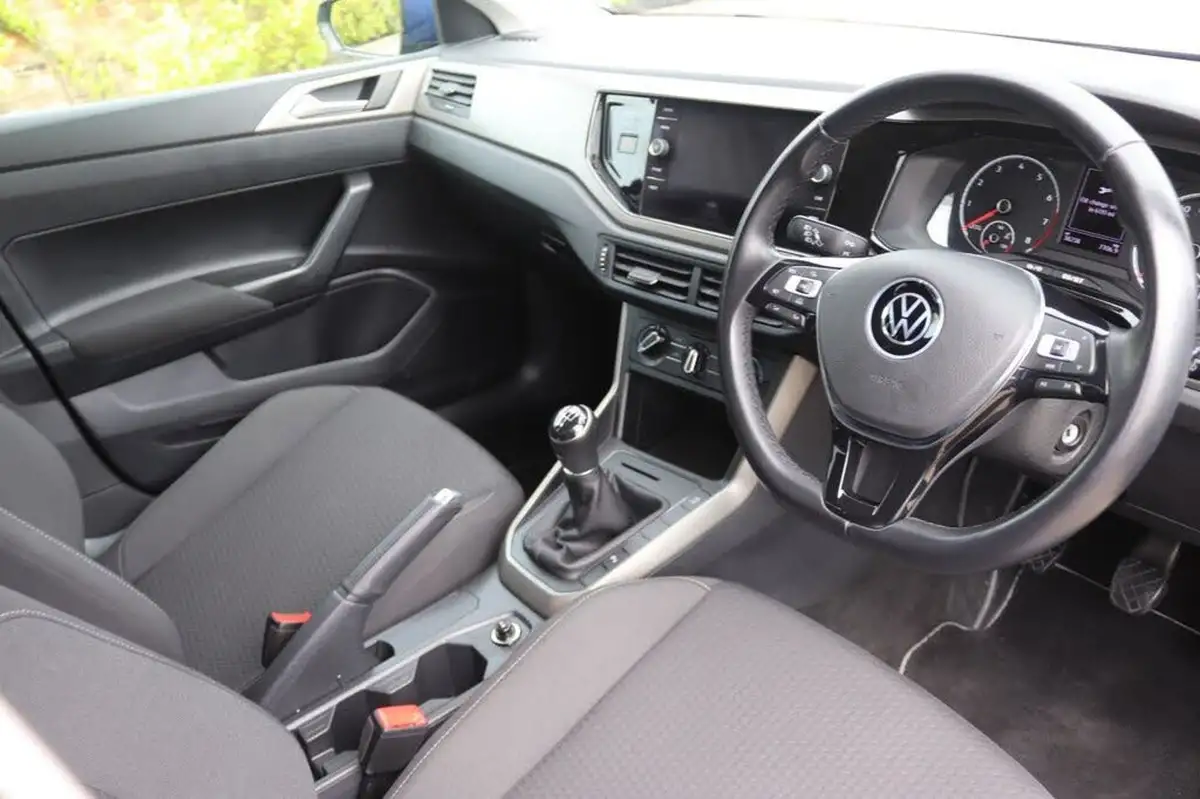 2021-volkswagen-polo-10-tsi-match-big-22