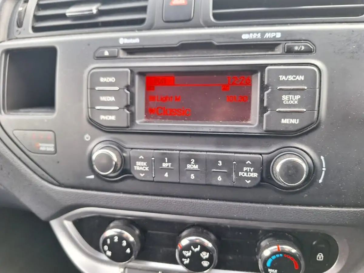 2014-kia-rio-11crdi-1-air-big-14