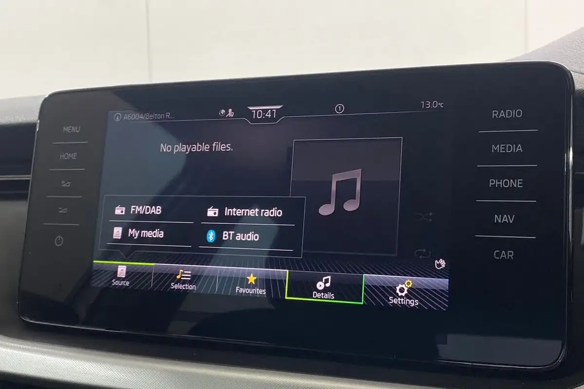2022-skoda-scala-10-tsi-se-technology-109ps-big-19
