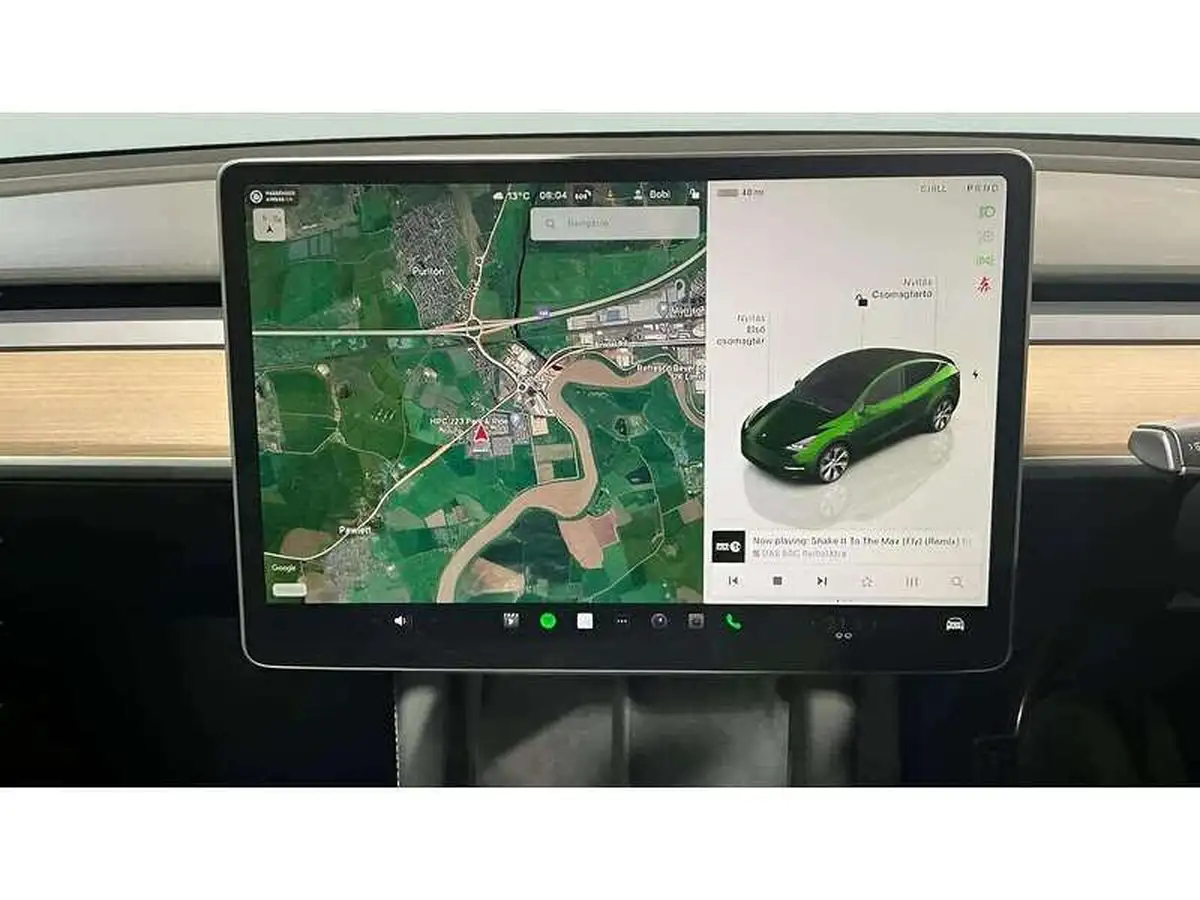 2022-tesla-model-y-e-long-range-big-11