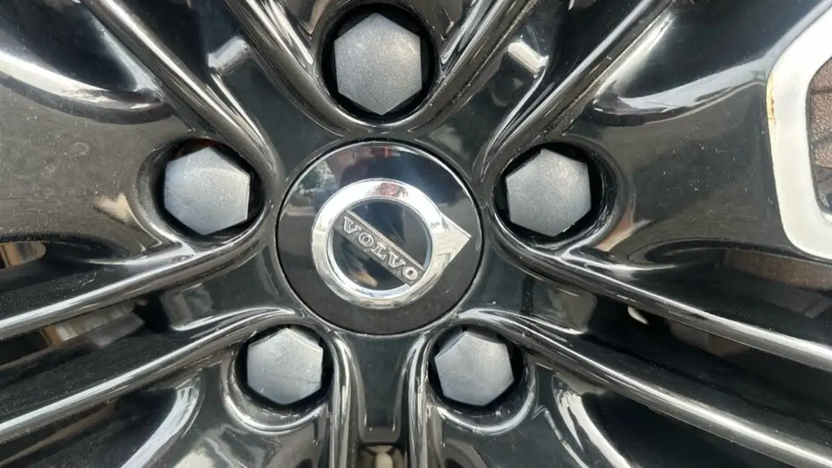2020-volvo-xc40-20td-d4-r-design-big-14
